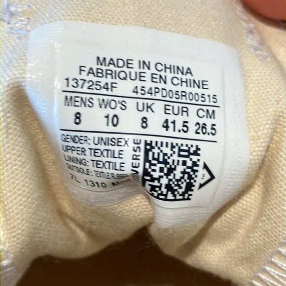 Women’s Low Top Converse - Picture 5 of 6